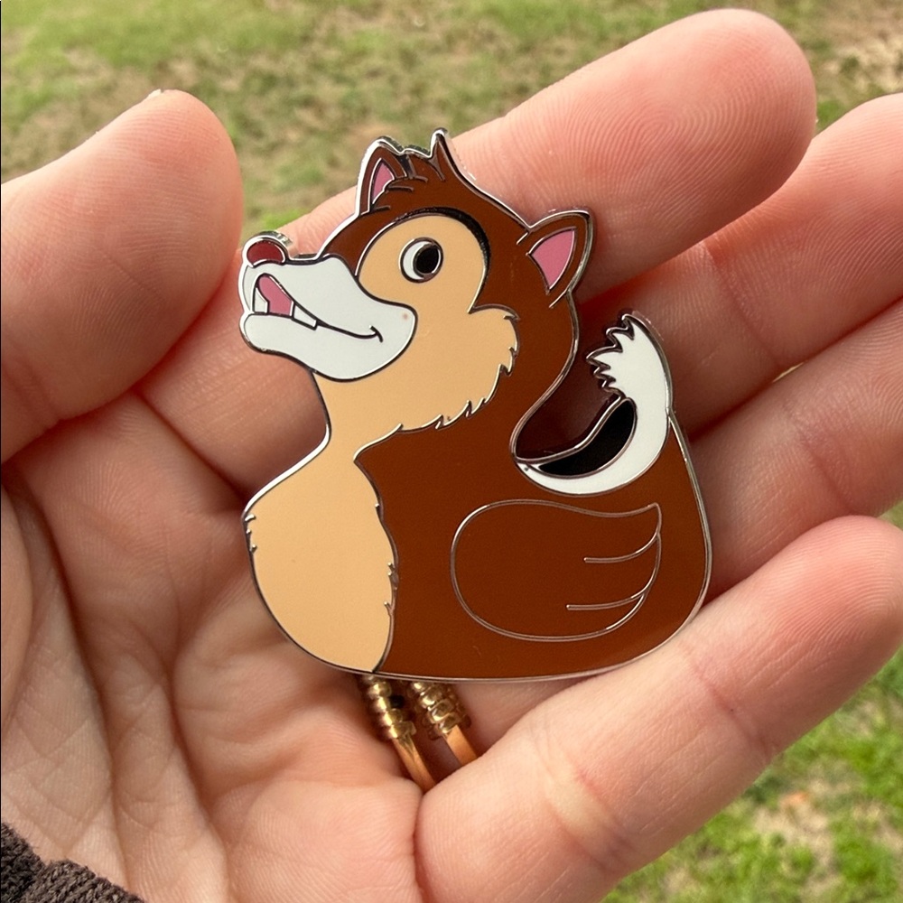 Disney Ducks Series 2 Dale pin